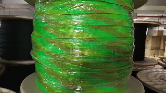 Buen precio Retardante de llama PET trenzado con manga resistente a la abrasión y resistente a los ácidos y álcalis para la protección del alambre en línea