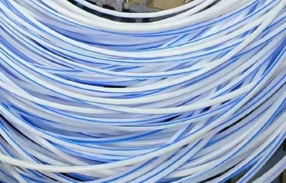 Buen precio Tubo de PTFE de alta resistencia a la temperatura con resistencia química y propiedades autoextinguibles para uso electrónico en línea