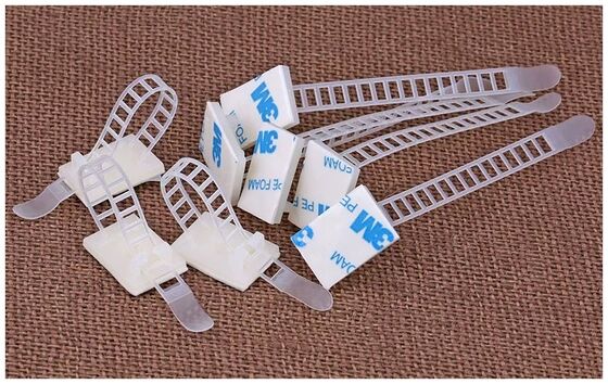 Buen precio Soportador de correa de cable 3M Blanco Correa de cable de autobloqueo 28*28MM PA66 Material Aplicación de conducto de cableado en línea