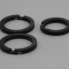 Buen precio La primavera del grafito activó los aros del émbolo del Teflon del hilo de la fibra del sello de PTFE en línea